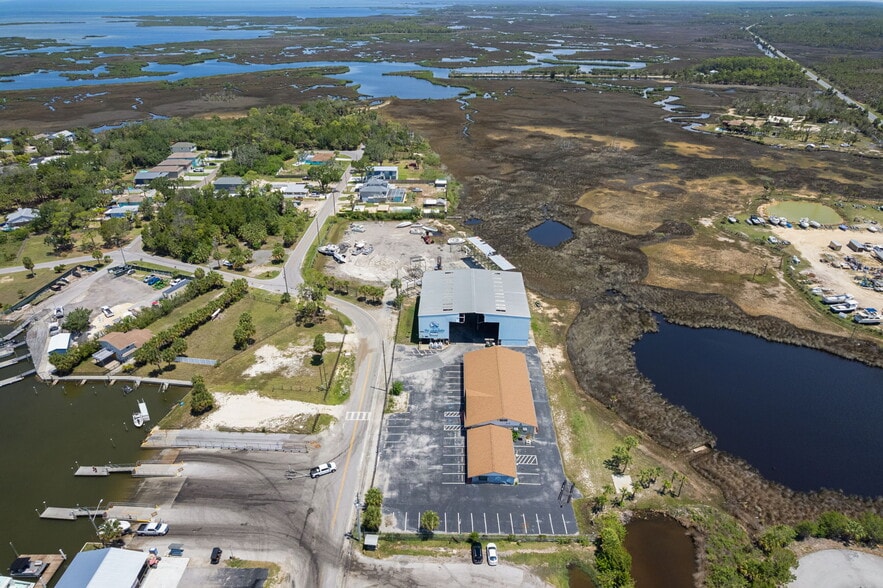5000 Calienta St, Hernando Beach, FL à vendre - Photo du bâtiment - Image 3 de 58