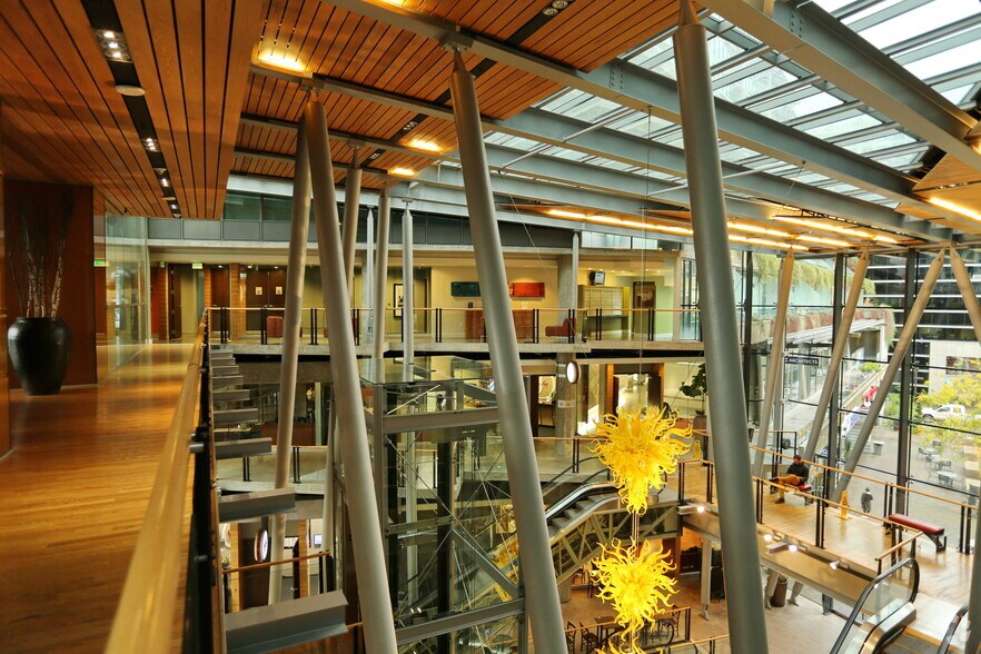 989 112th Ave NE, Bellevue, WA à louer - Photo intérieure - Image 2 de 90