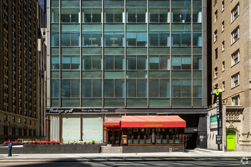 888 7th Ave, New York, NY for lease - Building Photo - Image 3 of 10