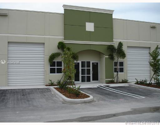 2061 NW 112th Ave, Miami, FL à louer - Photo du bâtiment - Image 3 de 7