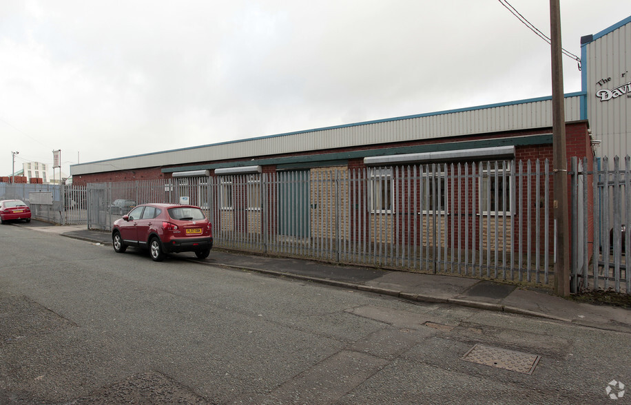 Gladstone St, Blackburn for lease - Building Photo - Image 2 of 4