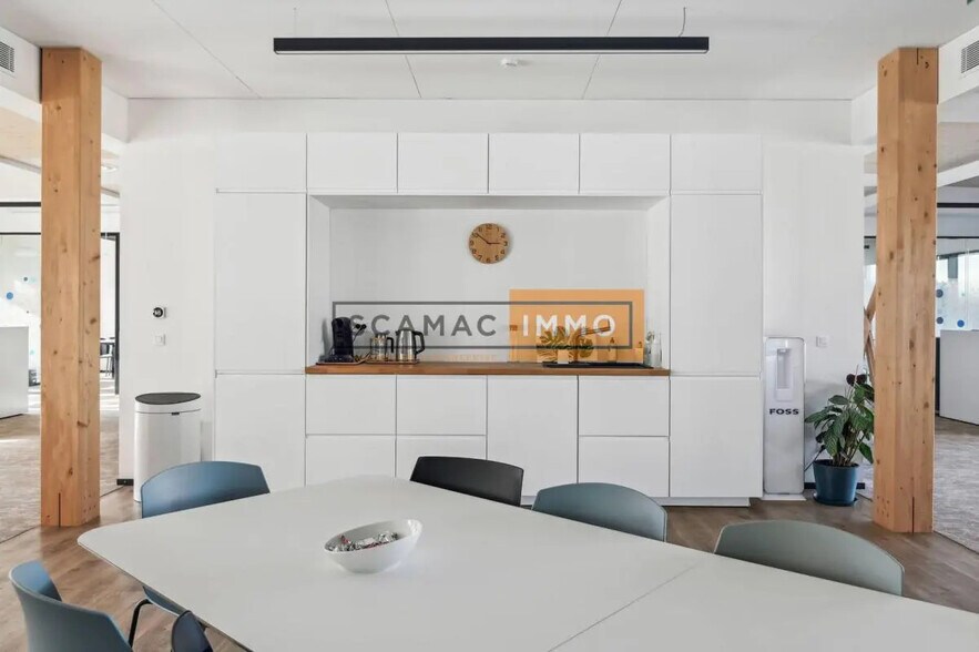 Commerce de détail dans Nanterre à louer - Photo du bâtiment - Image 2 de 7