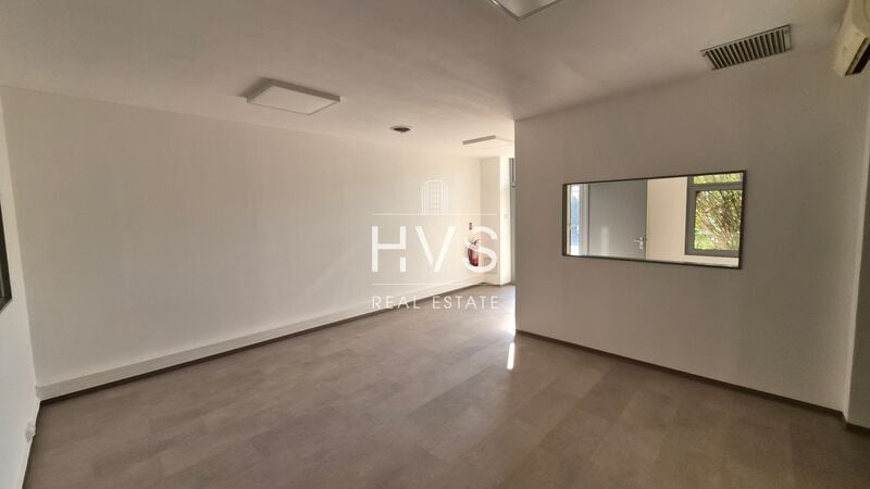 42 Avenue De Rome, Vitrolles for lease - Interior Photo - Image 3 of 10