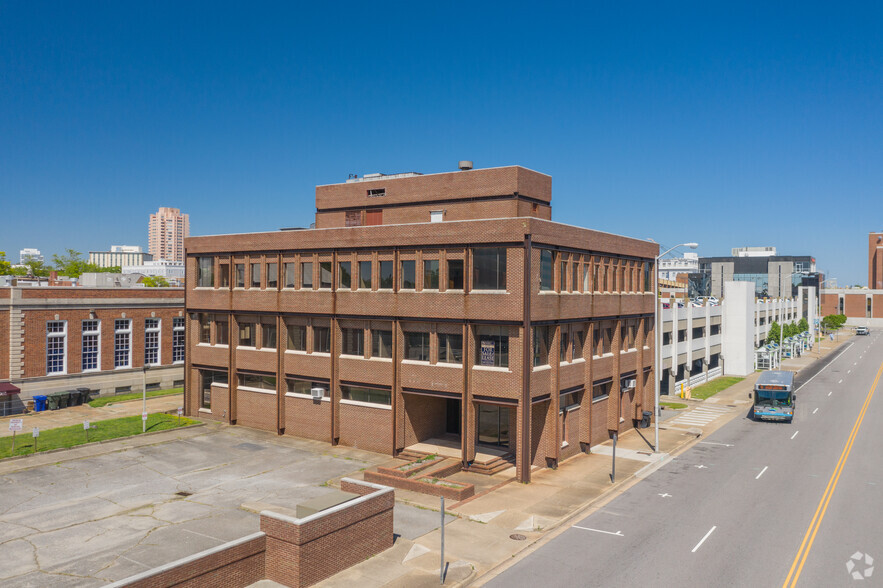 330 County St, Portsmouth, VA à vendre - Photo du bâtiment - Image 1 de 1