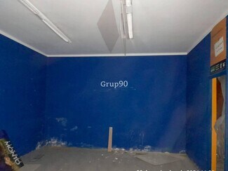 Plus de détails pour Multi-résidentiel à vendre