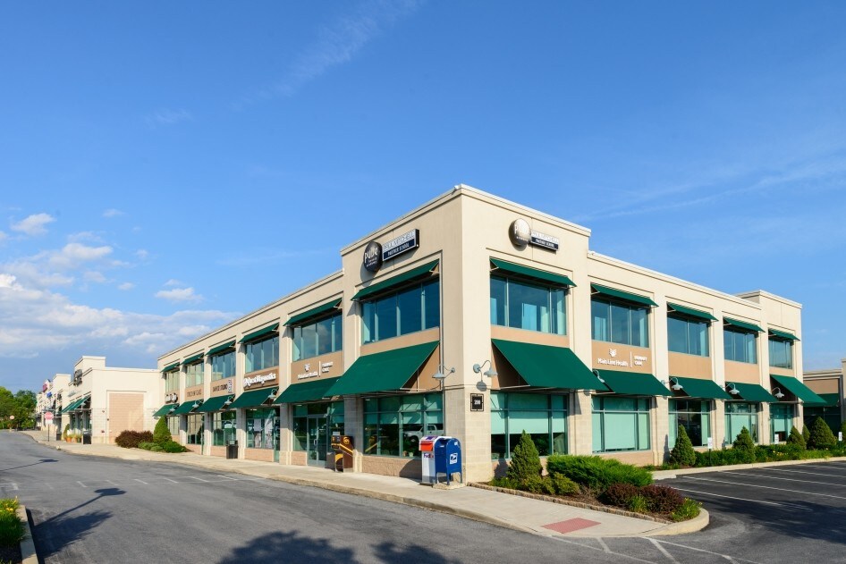 150 E Pennsylvania Ave, Downingtown, PA à louer Photo du bâtiment- Image 1 de 14