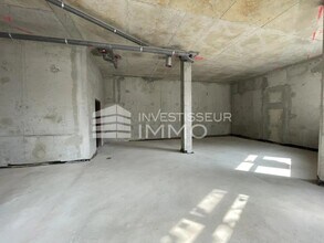 Office in Saint-Maur-des-Fossés for lease Interior Photo- Image 2 of 3