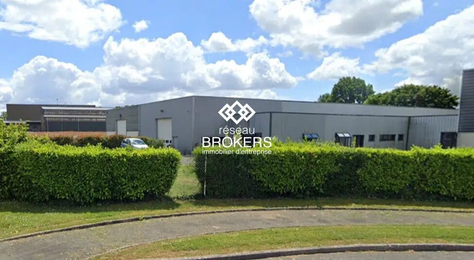 Industriel dans Évron à vendre Photo du bâtiment- Image 1 de 3