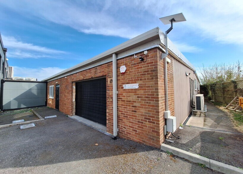 21 Bamfurlong Ln, Staverton à louer - Photo du bâtiment - Image 2 de 5