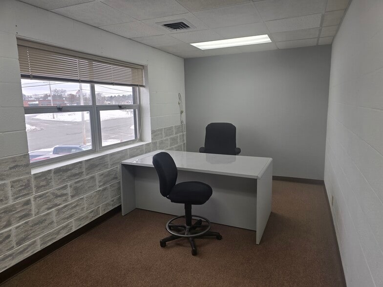 1326 Schofield Ave, Schofield, WI for lease - Interior Photo - Image 3 of 8