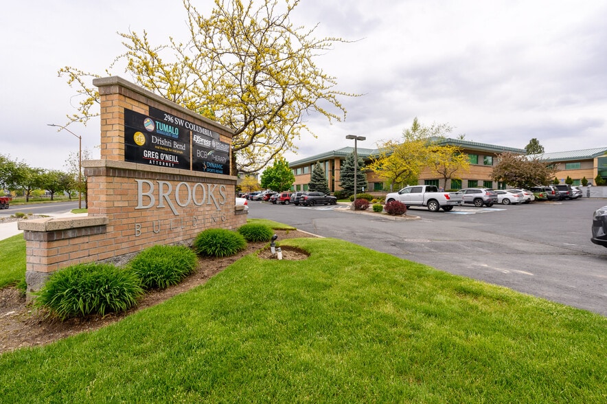 296 SW Columbia St, Bend, OR for lease - Building Photo - Image 3 of 9