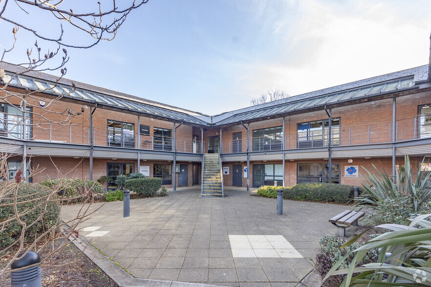 62 Macrae Rd, Bristol for sale - Primary Photo - Image 3 of 4