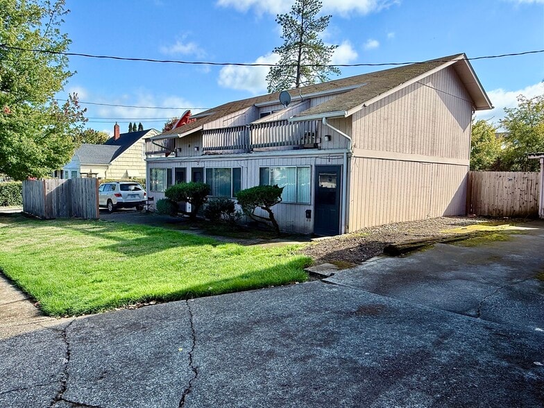 2301 Willamette St, Eugene, OR for sale - Building Photo - Image 2 of 15