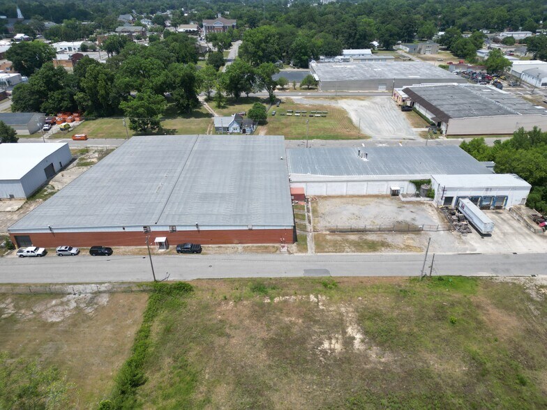 610 E 1st St, Lumberton, NC à louer - Photo du bâtiment - Image 3 de 6
