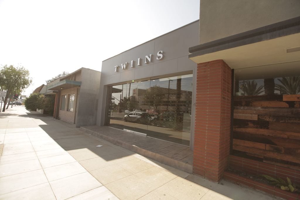 4209 W Burbank Blvd, Burbank, CA for lease Primary Photo- Image 1 of 9