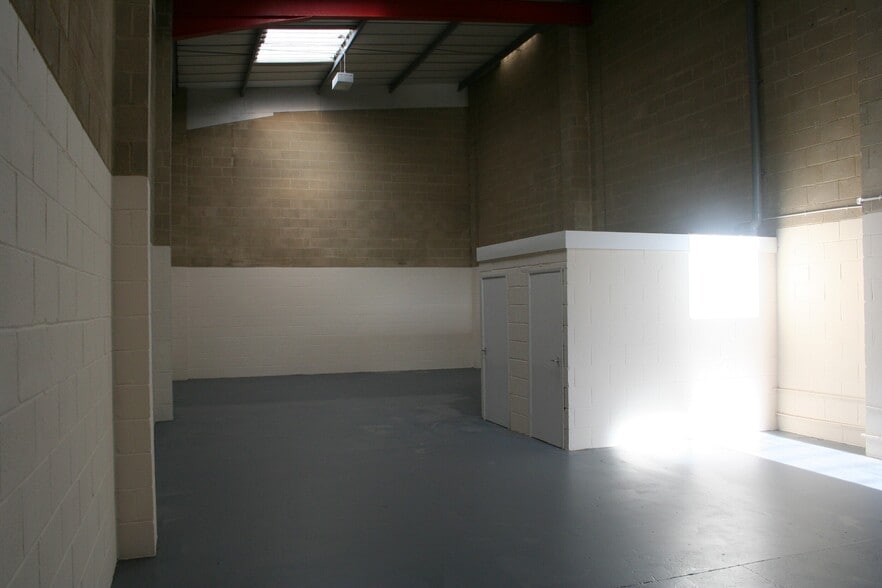 Netherhampton Rd, Salisbury for lease - Interior Photo - Image 3 of 4