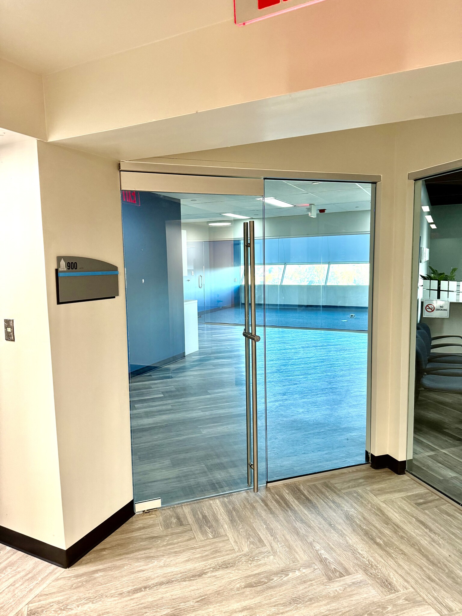 18000 W 9 Mile Rd, Southfield, MI for lease Interior Photo- Image 1 of 5