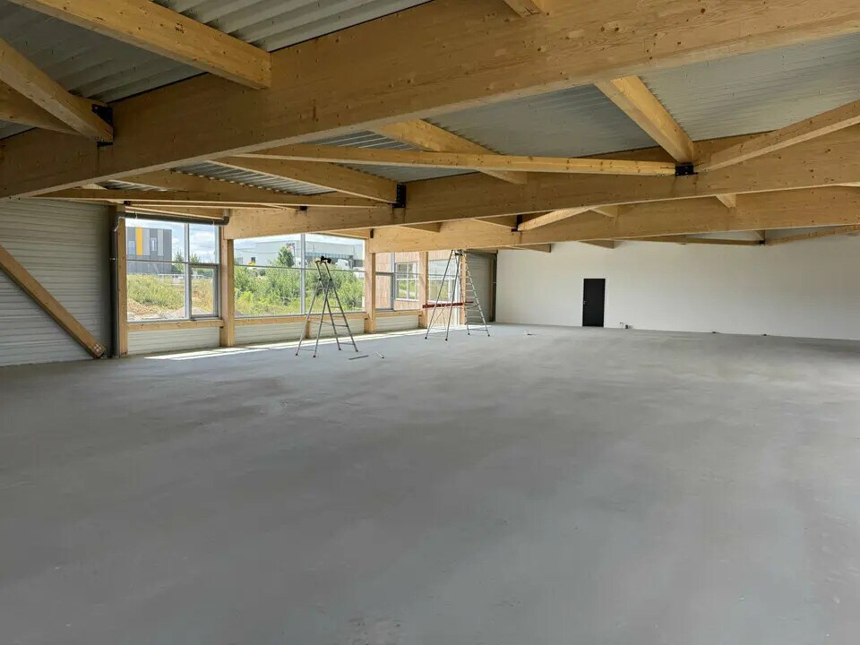 2 Avenue Du Noyer À La Malice, Louvres for lease Interior Photo- Image 1 of 14