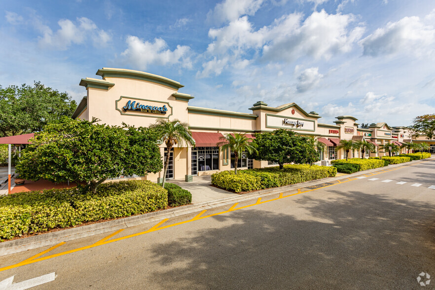 15880 Summerlin Rd, Fort Myers, FL for lease - Building Photo - Image 3 of 11