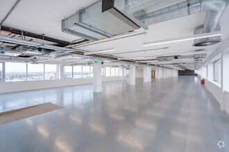 2 Fitzalan Rd, Cardiff for lease Interior Photo- Image 2 of 4