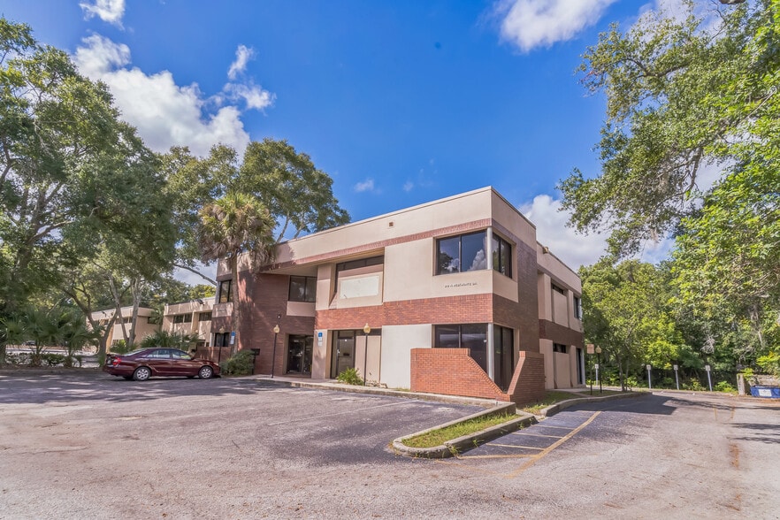210 N Westmonte Dr, Altamonte Springs, FL for lease - Building Photo - Image 3 of 16