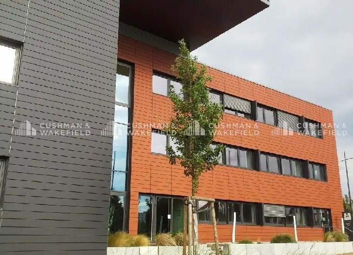 Office in Strasbourg for lease - Building Photo - Image 1 of 11