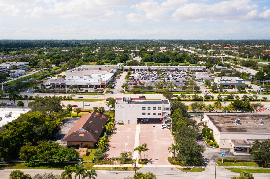 4640 S University Dr, Davie, FL à vendre - Aérien - Image 1 de 67