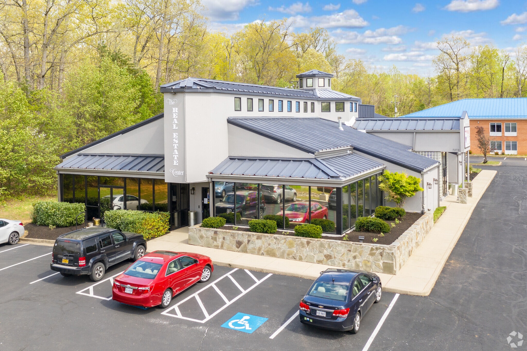 7373 Comfort Inn Dr, Warrenton, VA for lease Building Photo- Image 1 of 30