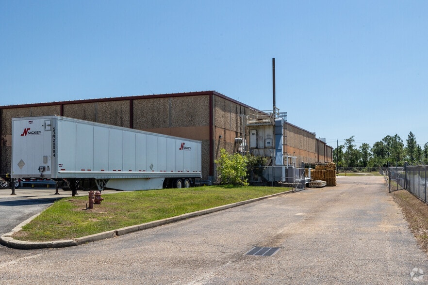 4505 Commerce Blvd S, Mobile, AL for sale - Building Photo - Image 3 of 6