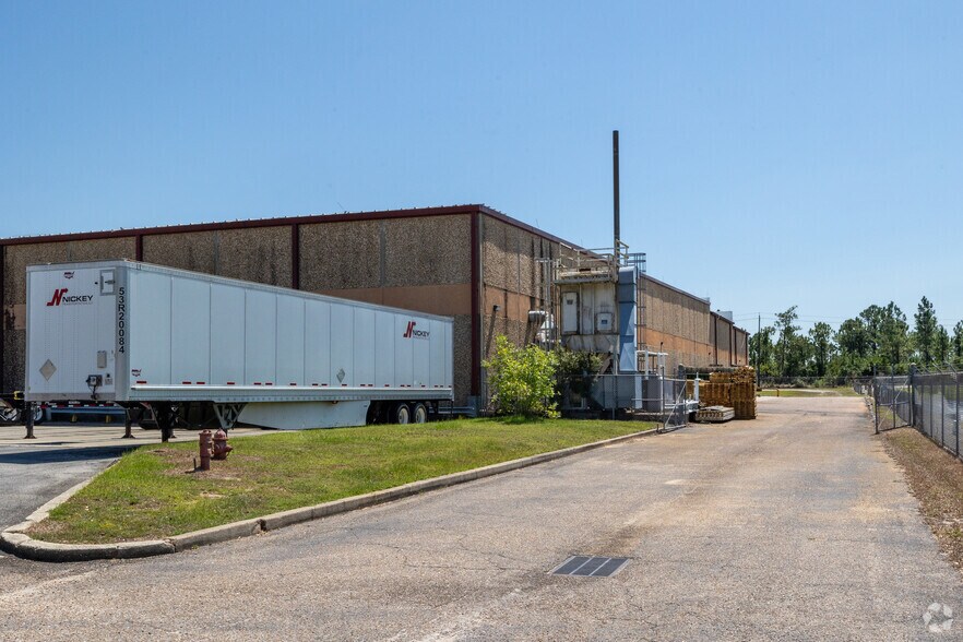 4505 Commerce Blvd S, Mobile, AL à vendre - Photo du bâtiment - Image 3 de 6