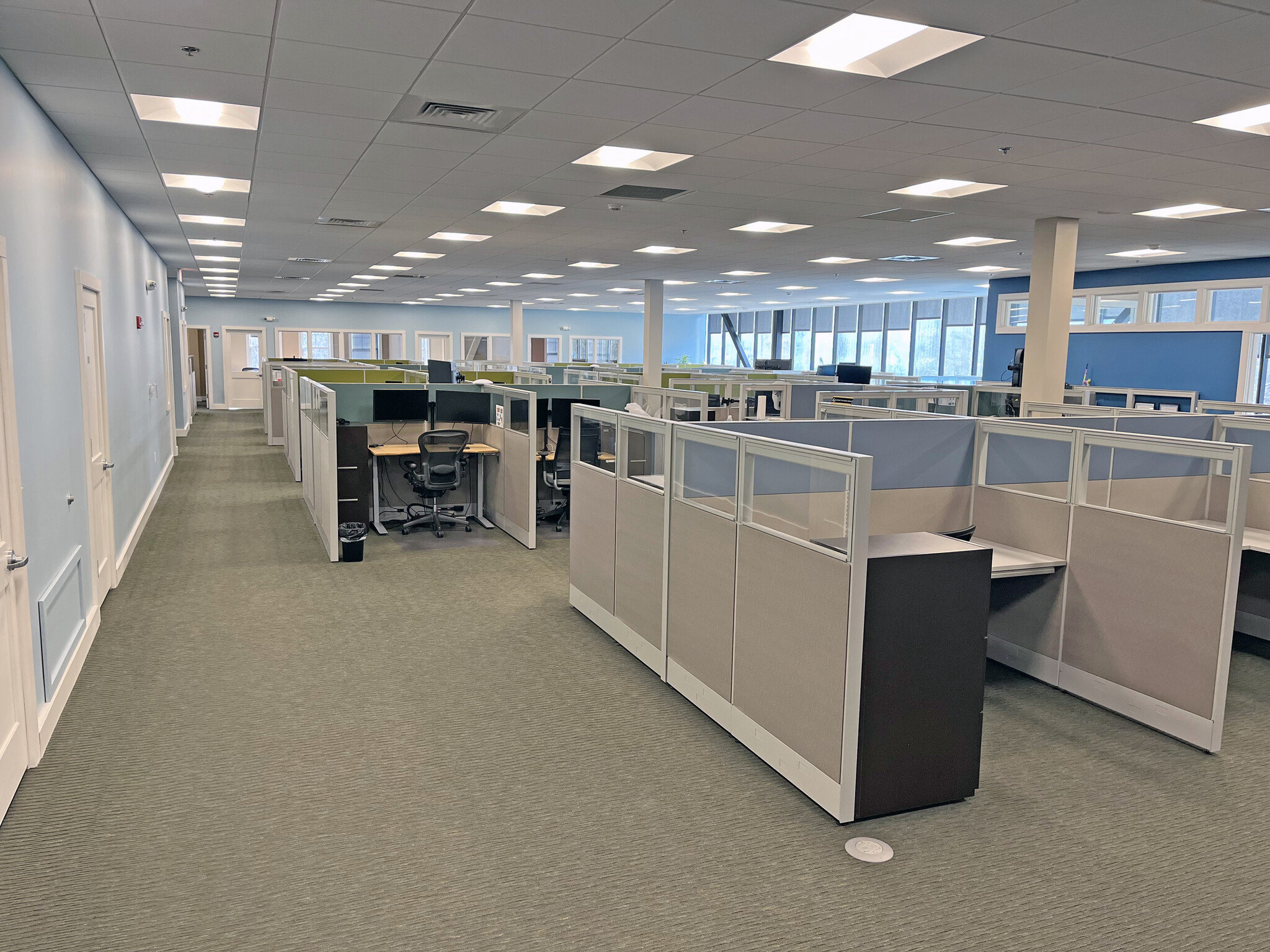 300 Constitution Ave, Portsmouth, NH for lease Building Photo- Image 1 of 3