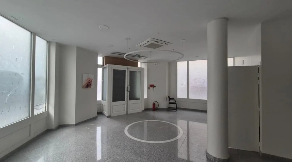 10 Rue De Rome, Paris for lease - Building Photo - Image 2 of 6