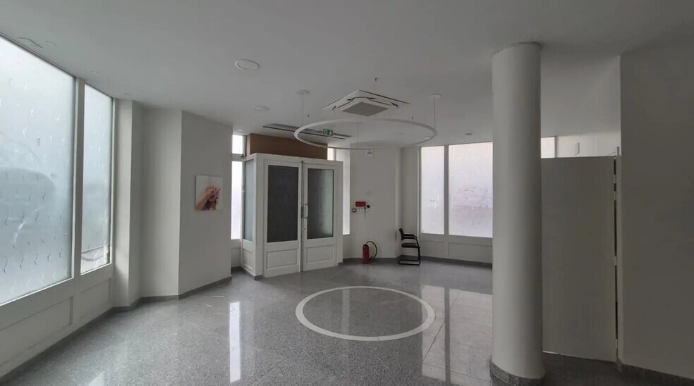 10 Rue De Rome, Paris à louer - Photo du bâtiment - Image 2 de 6