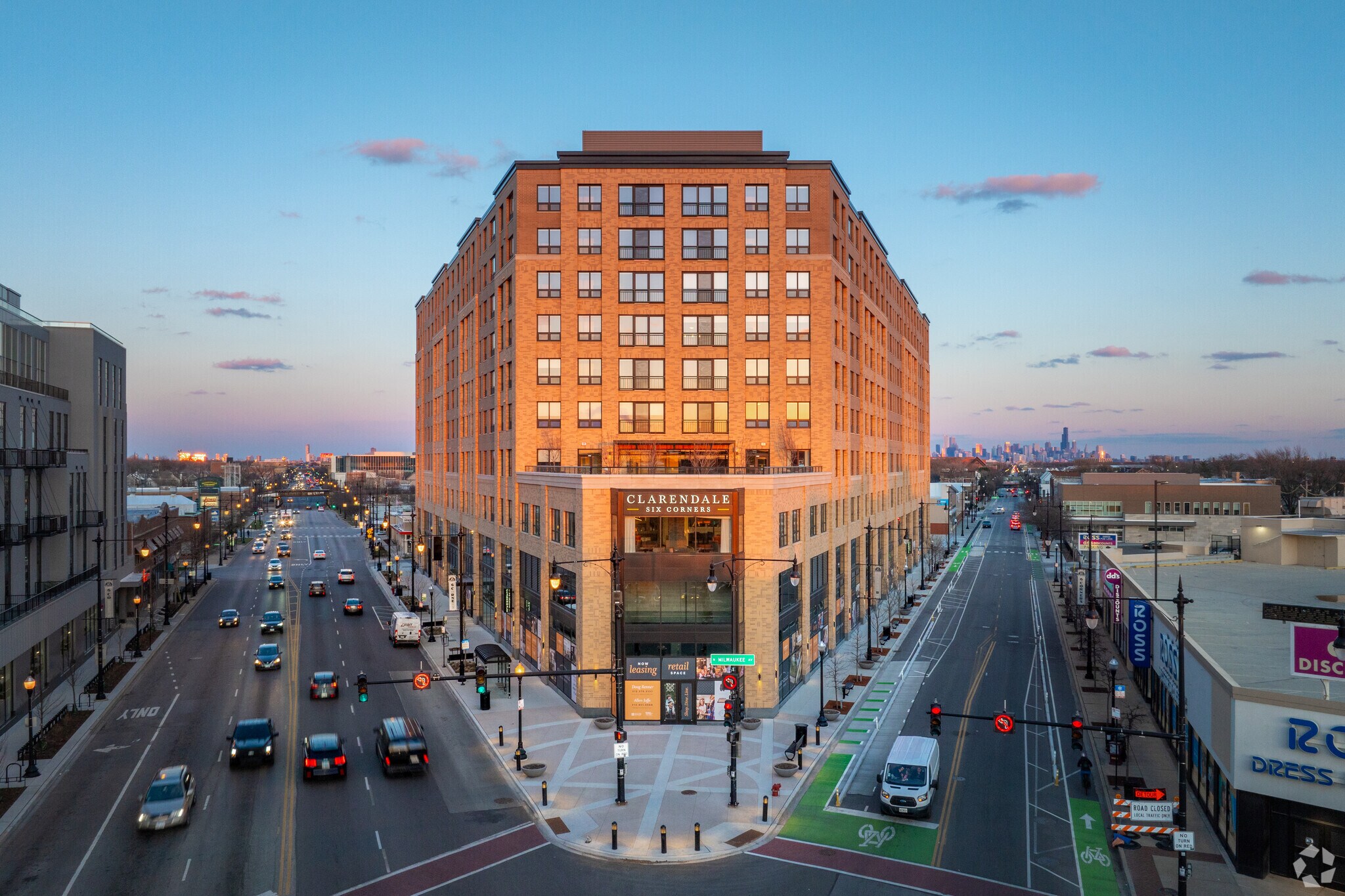 4730 W Irving Park Rd, Chicago, IL à louer Photo du bâtiment- Image 1 de 21