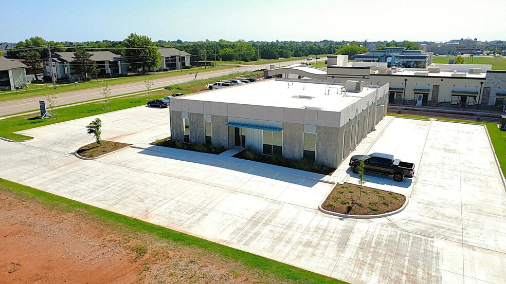 3108 NW 150th St, Oklahoma City, OK à louer - Photo du bâtiment - Image 3 de 4