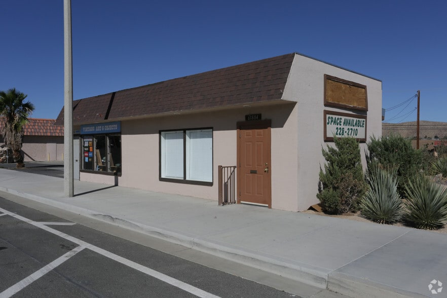 61882-61884 29 Palms Hwy, Joshua Tree, CA for sale - Building Photo - Image 2 of 4