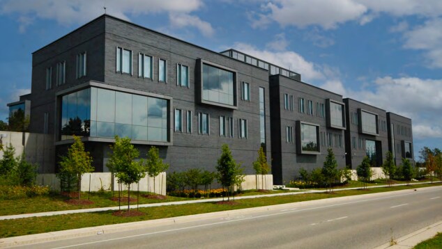 560 Westmount Rd N, Waterloo, ON à vendre Photo principale- Image 1 de 1