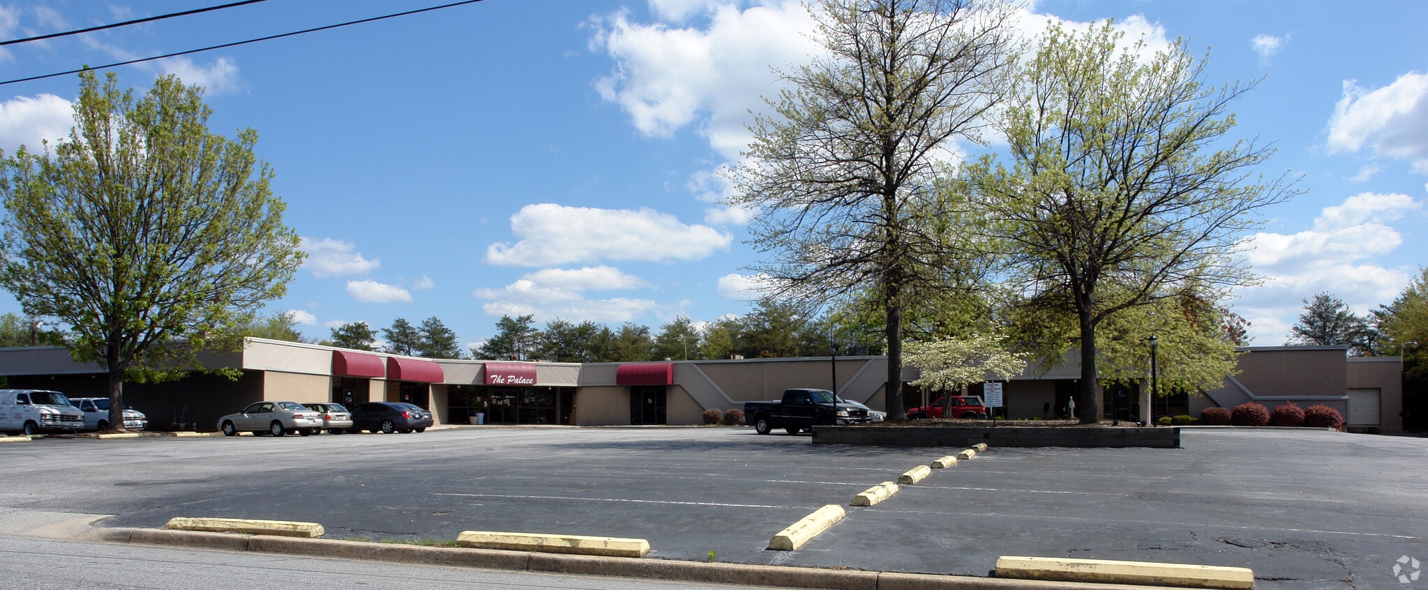 52-58 Airview Dr, Greenville, SC for lease Primary Photo- Image 1 of 7