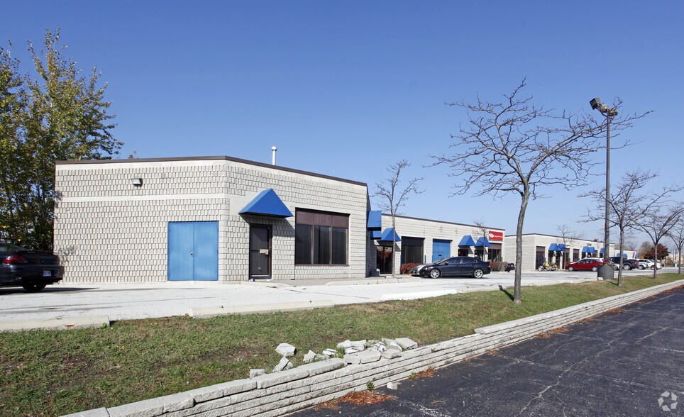 920 Brant St, Burlington, ON à louer - Photo du bâtiment - Image 2 de 2