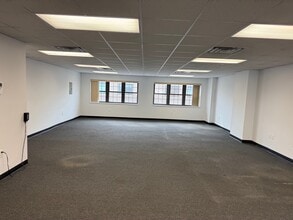 11917 29th Ave, Flushing, NY à louer Photo intérieure- Image 2 de 4