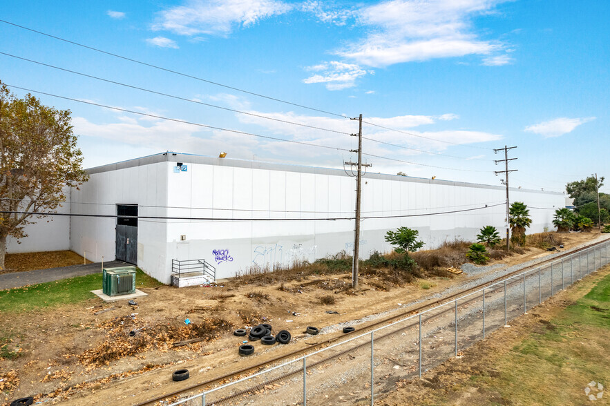 1805 S Wilmington Ave, Compton, CA for lease - Building Photo - Image 1 of 5