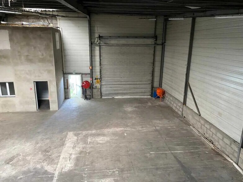 Bureau dans Toussieu à louer - Photo intérieure - Image 3 de 7