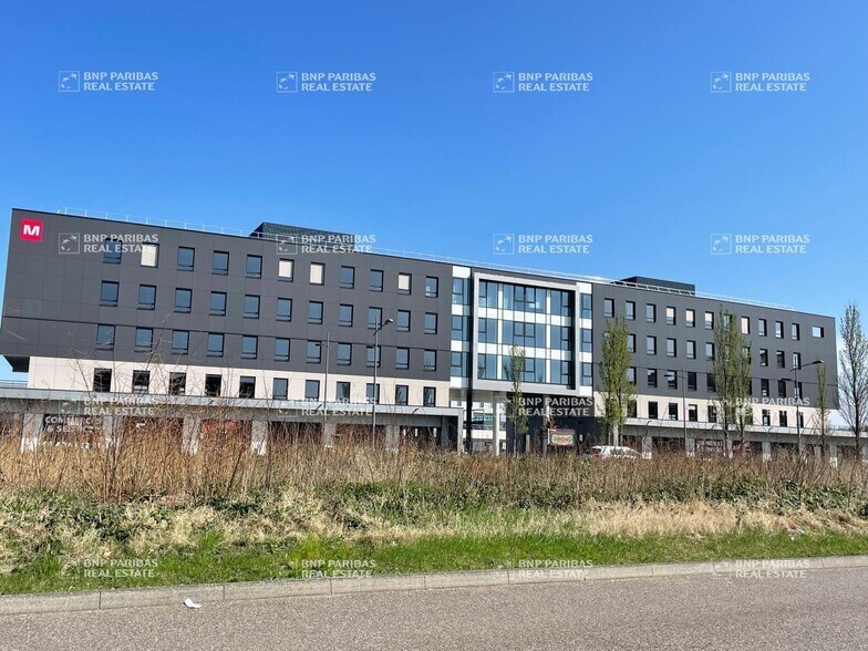Retail in for lease - Building Photo - Image 1 of 27