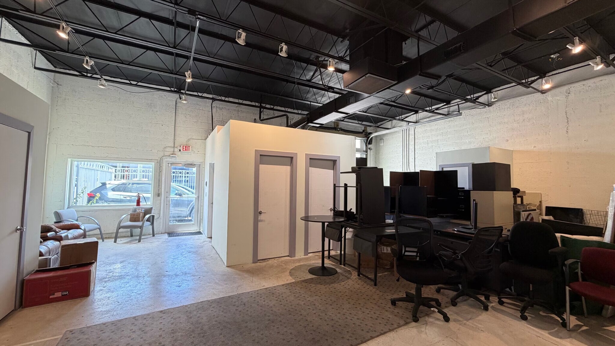 3241-3249 NW 38th St, Miami, FL for lease Building Photo- Image 1 of 8