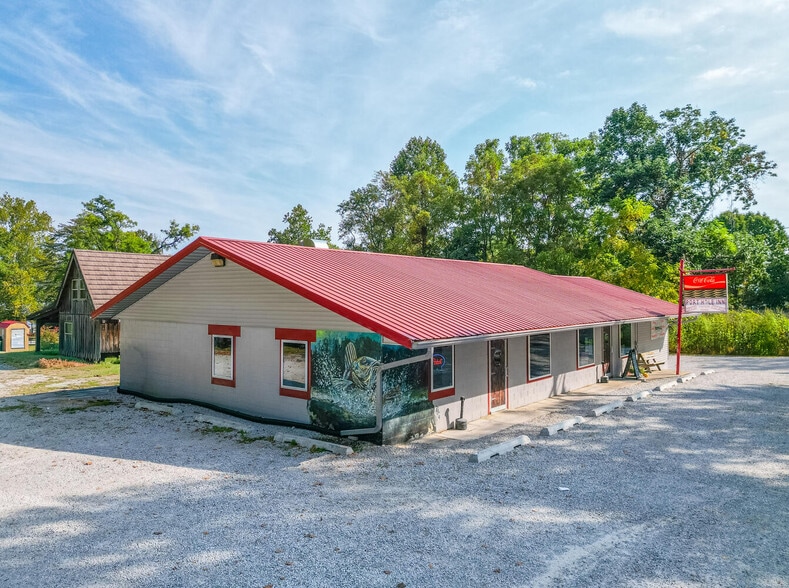 8939 E Southshore Dr, Unionville, IN for sale - Primary Photo - Image 1 of 22