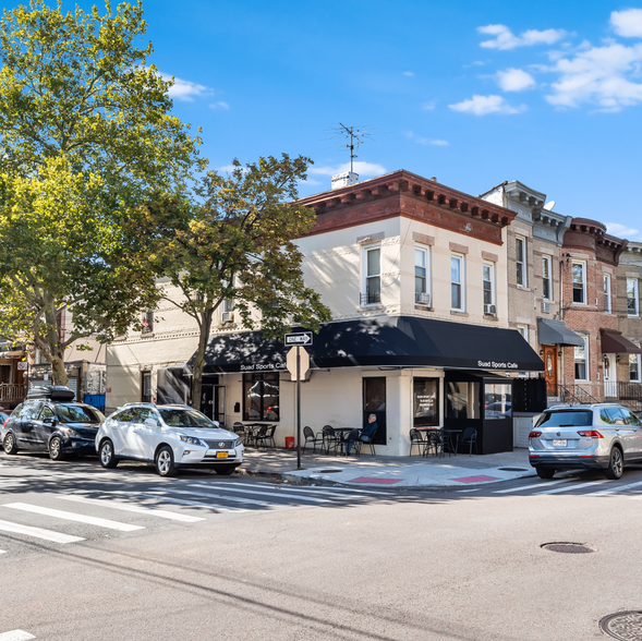 70-20 60th Ln, Ridgewood, NY à vendre - Photo du bâtiment - Image 1 de 1