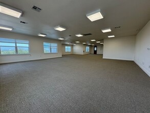 1213 Ranch Road 620 S, Lakeway, TX for lease Interior Photo- Image 2 of 9