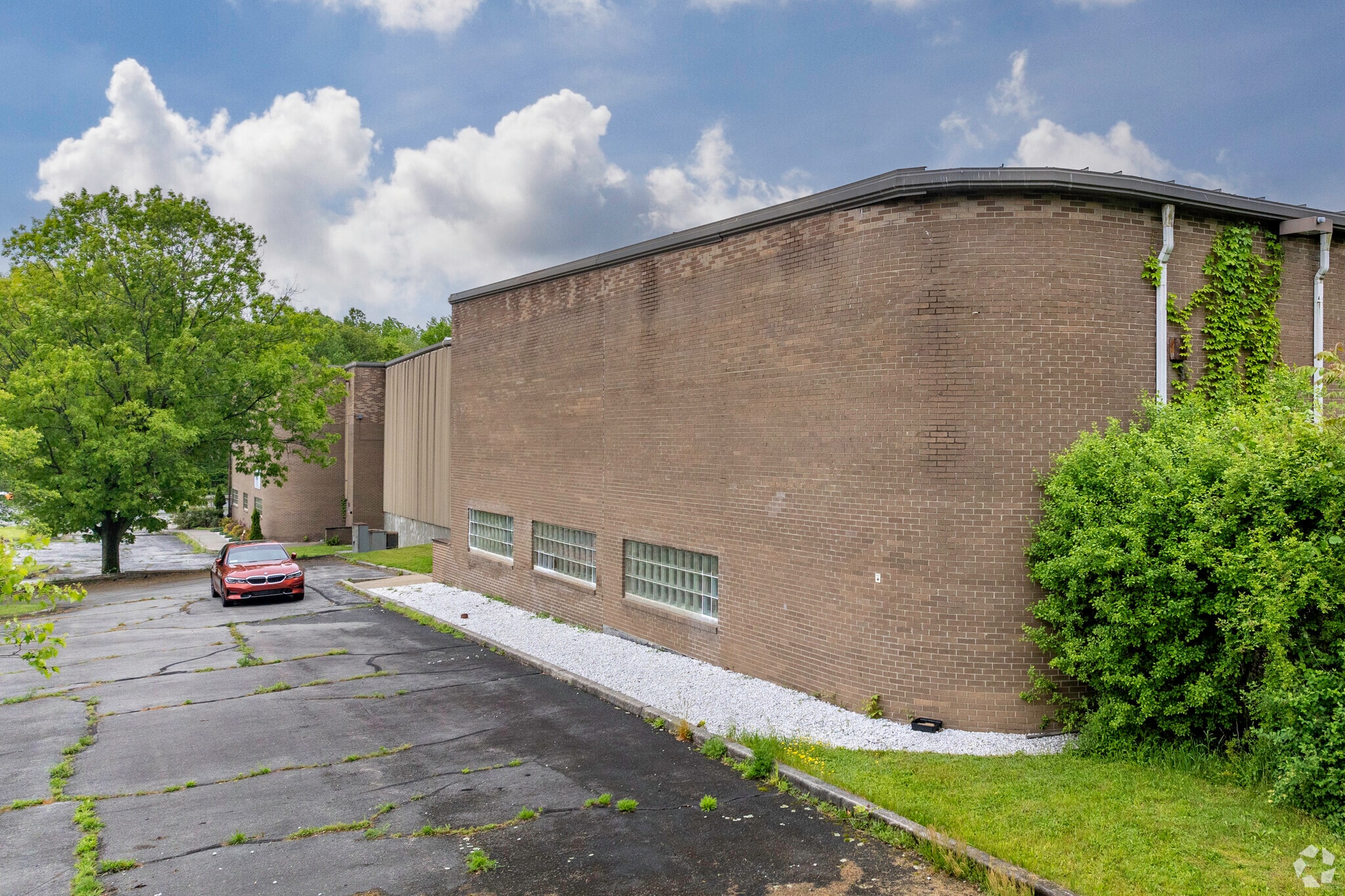 40 Commercial Ave, Middletown, NY for lease Primary Photo- Image 1 of 19