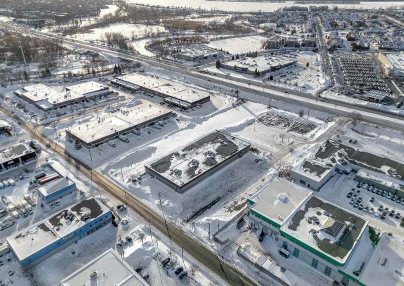 9525 Boul Taschereau, Brossard, QC à vendre - Photo du bâtiment - Image 2 de 10