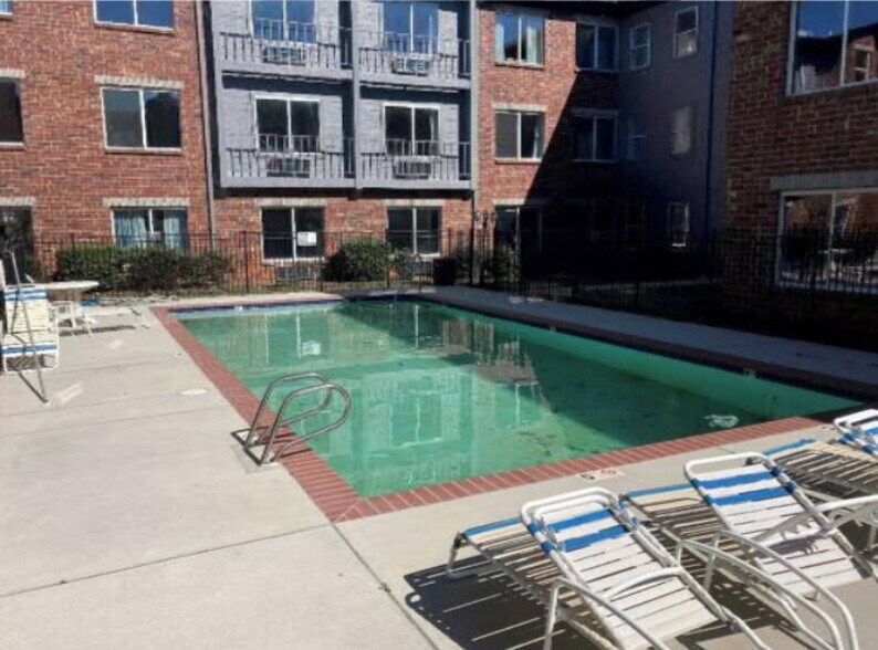 5885 Oakbrook Pky, Norcross, GA à vendre - Photo du bâtiment - Image 3 de 3